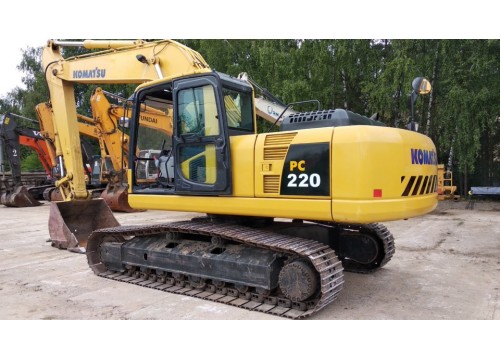 Гусеничный экскаватор Komatsu 220